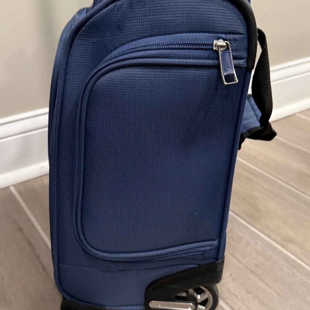 Travelpro 2 Wheeled Roller Bag